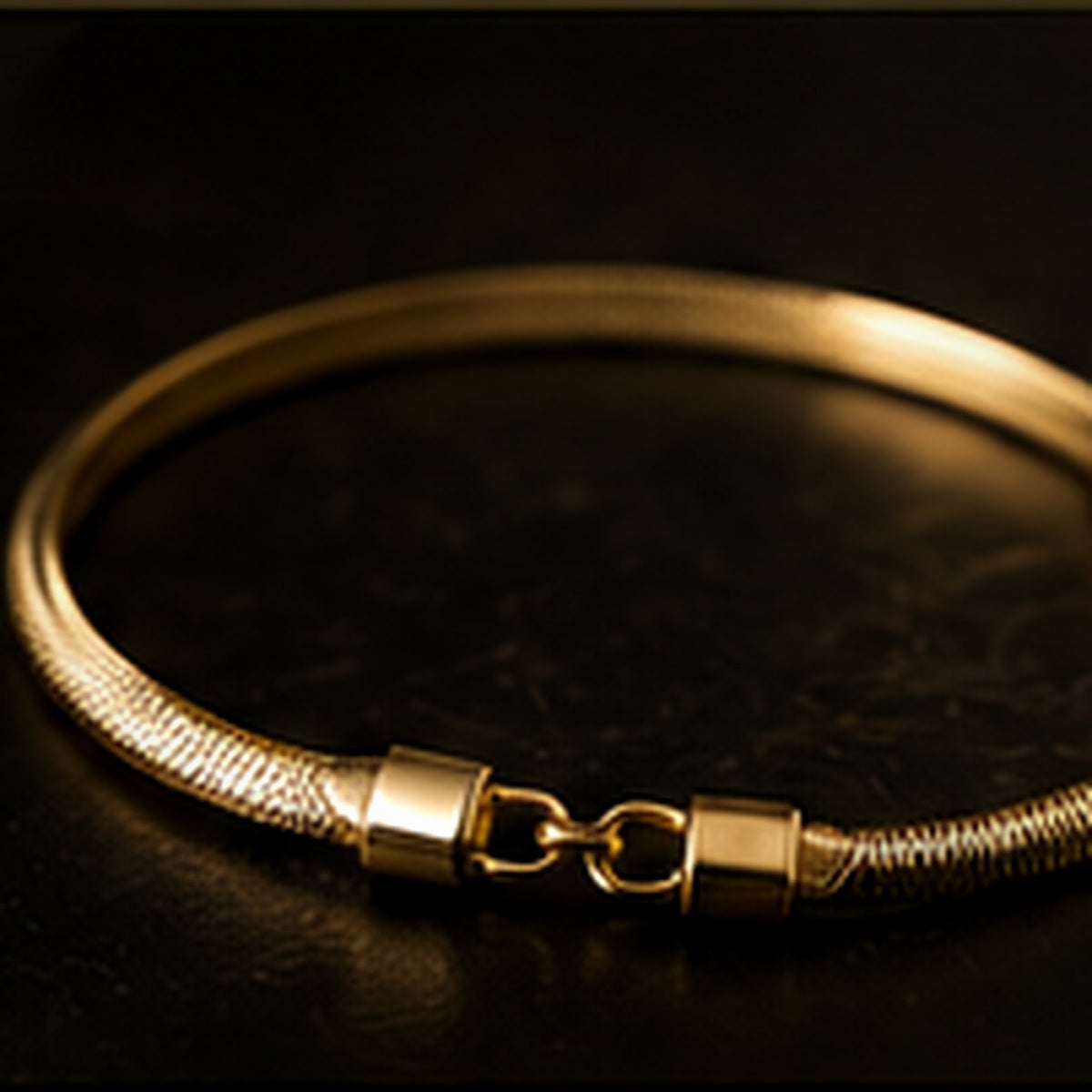 Pulsera Serpiente Aureo — fotografía editorial Aureo District