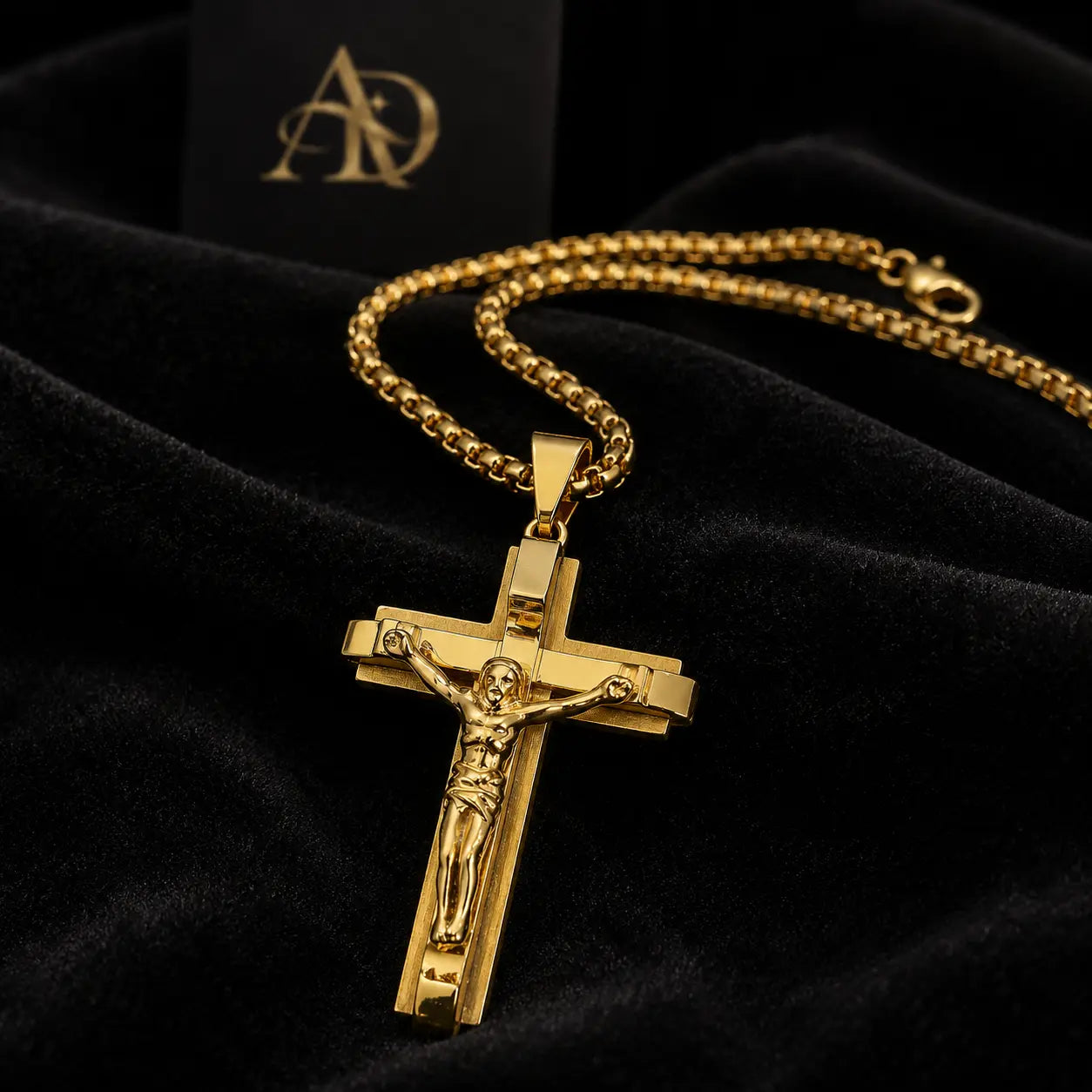Colgante Crucifijo Aureo — Acero Inoxidable