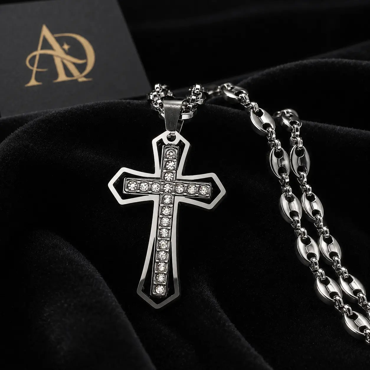 Colgante Crucifijo Aureo — Acero Inoxidable — Modelo C · Coffee · Plateado